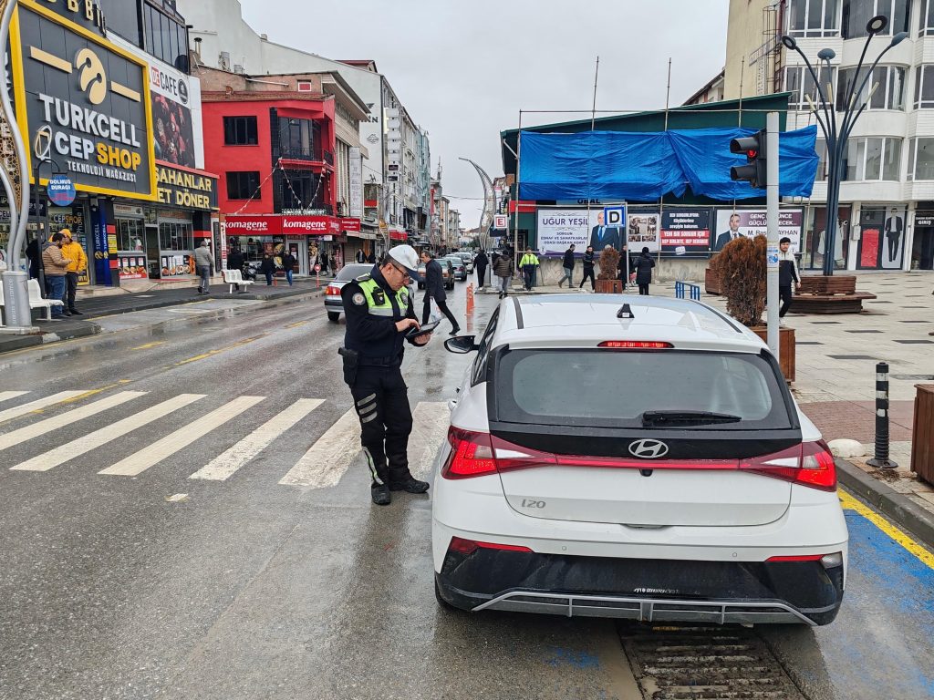 Trafik denetimlerinde 33 araca ceza