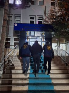 Jandarmadan aranan şahıslara operasyon