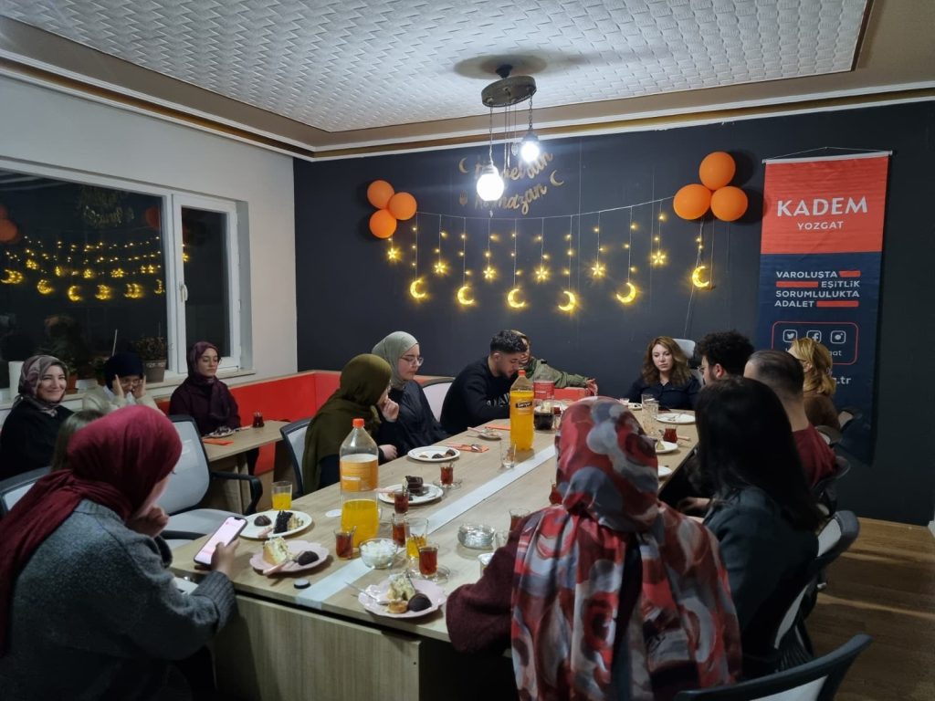 Kadem’den üniversite öğrencilerine iftar