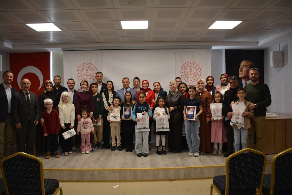 Kitap okuma yarışması ödül töreni gerçekleştirildi