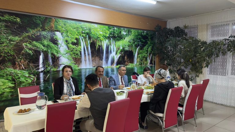 Altınkaynak öğrencilerle iftar sofrasında buluştu