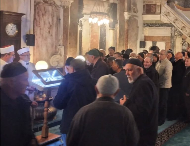 Sakal-ı Şerif ziyareti yoğun ilgi gördü