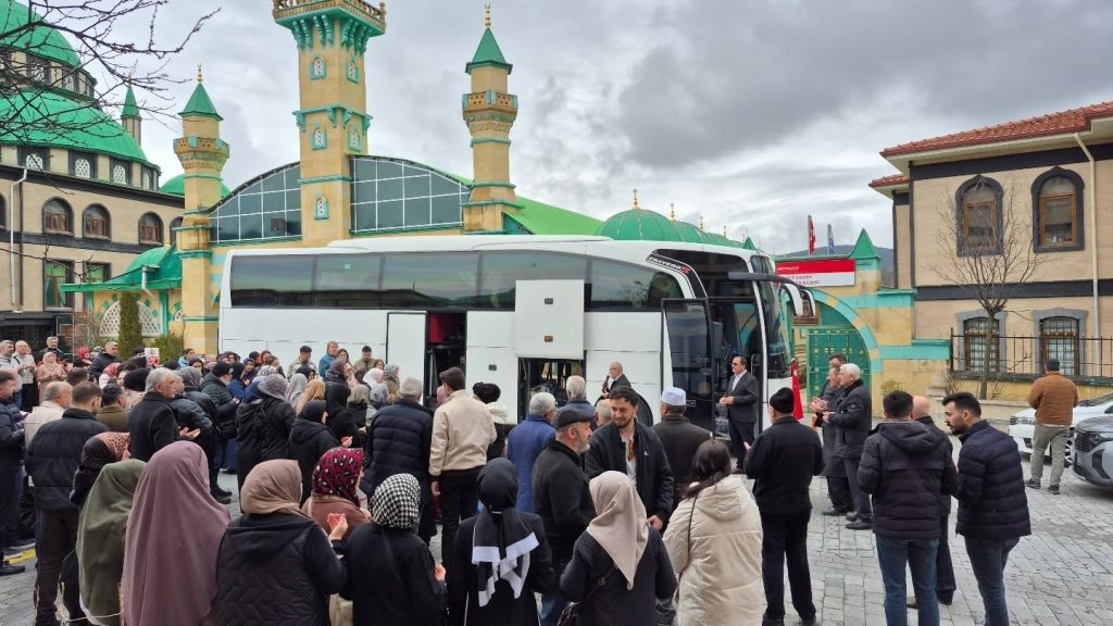 Yozgat’ta umreciler dualarla uğurlandı