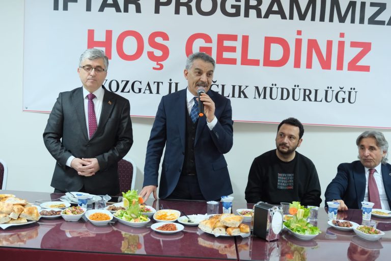 Vali Özkan sağlık çalışanları ile iftarda bir araya geldi