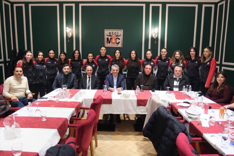 Vali Özkan sporcularla buluştu