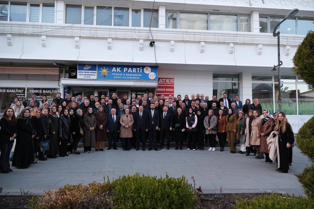 AK Parti’den sahada aktif çalışma vurgusu