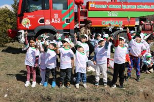 Yozgat’ta minik eller geleceğe fidan dikti