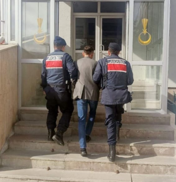 Aranan şahıslar yakalandı