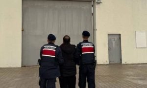 Aranan şahıs jandarma tarafından yakalandı