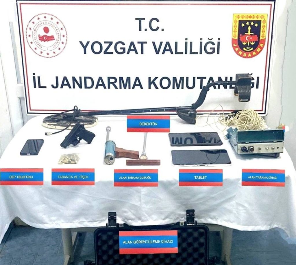 Kaçak kazı’da silah ve ekipman ele geçirildi