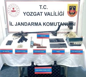 Kaçak kazı’da silah ve ekipman ele geçirildi