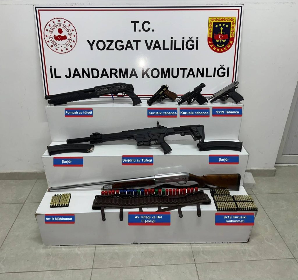 Silahlı kavga sonrası çok sayıda silah ele geçirildi