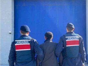 Aranan iki şahıs jandarma operasyonuyla yakalandı