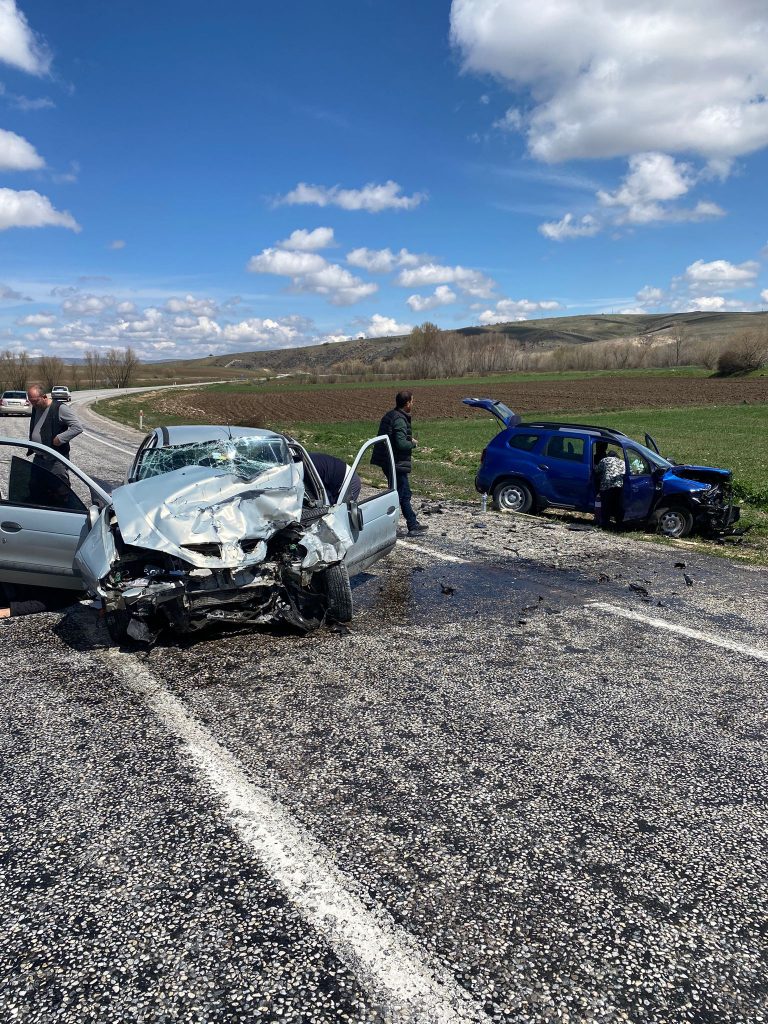 VİDEOLU HABER: Boğazlıyan karayolu’nda feci kaza: 2’si ağır 4 yaralı