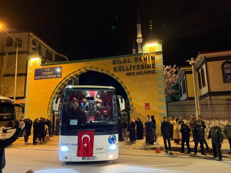 Hacı adayları dualarla uğurlandı