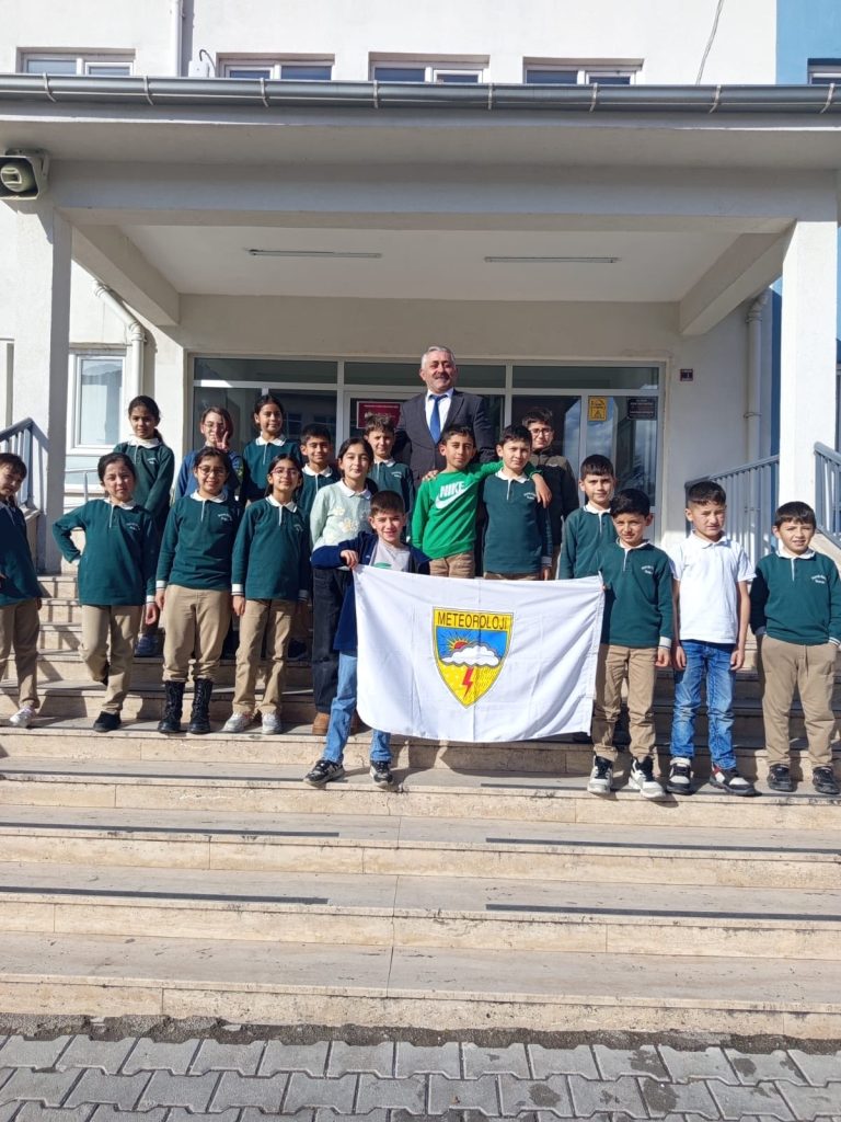 Öğrencilere meteoroloji eğitimi