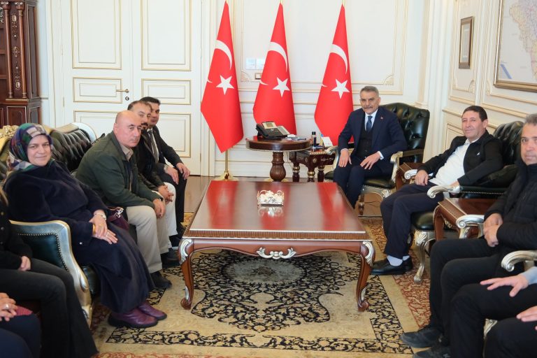 Şehit Aileleri ve Gazilerden Vali Özkan’a ziyaret