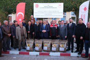 Çiftçilere 676 paket hibrit ayçiçeği tohumu dağıtıldı  