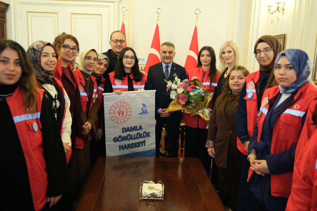 Damla” gönüllüleri Vali Özkan’ı ziyaret etti