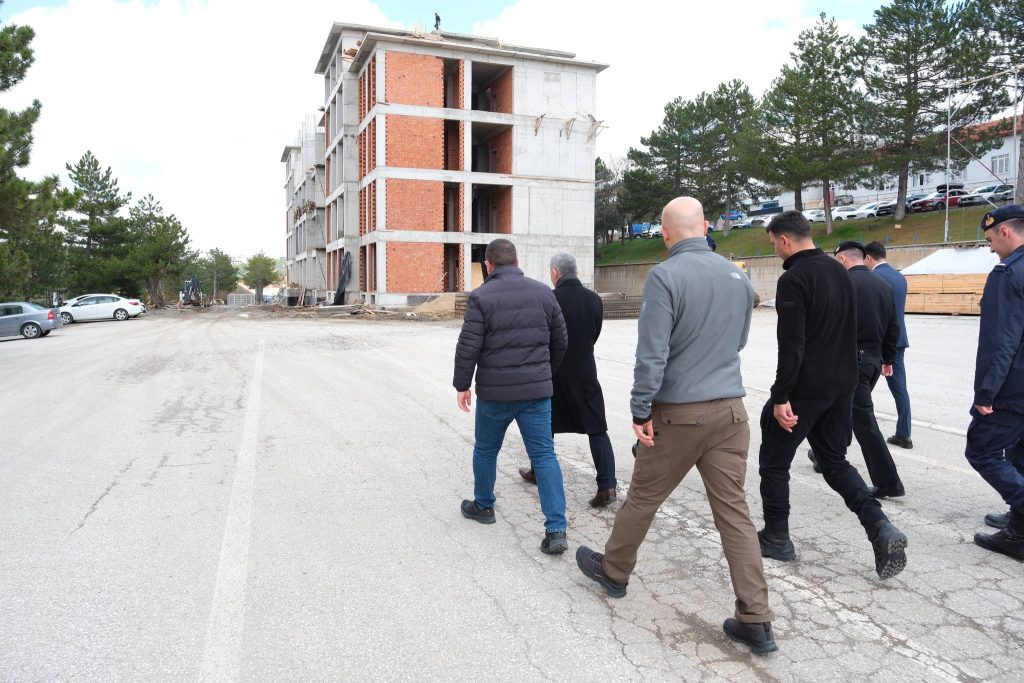 Yozgat İl Jandarma Komutanlığı binası hızla yükseliyor