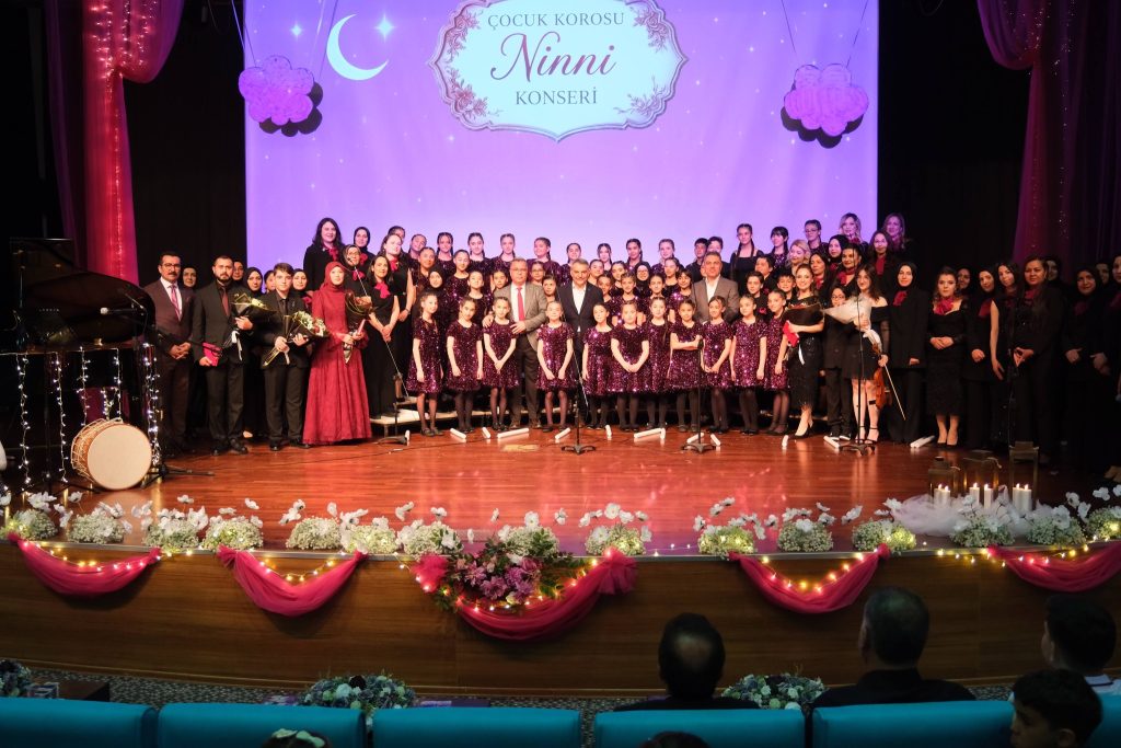 Minik yüreklerden büyük performans