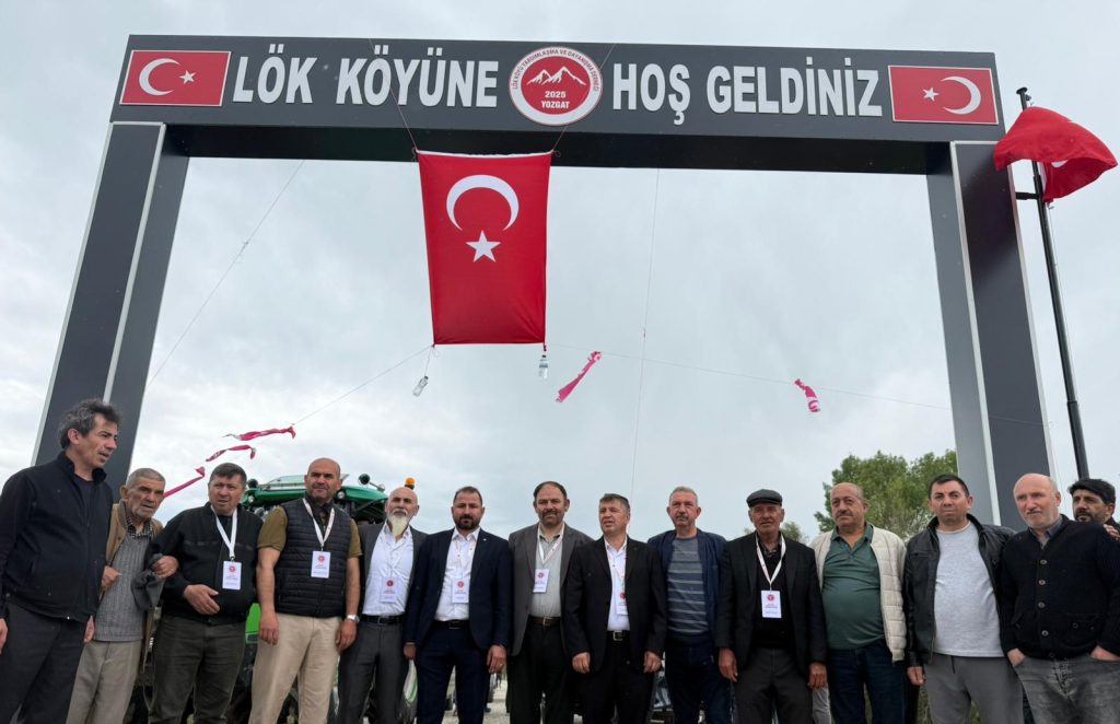 Bayram ve açılış coşkusu bir arada