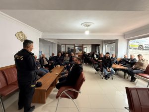 Servis sürücülerine trafik eğitimi