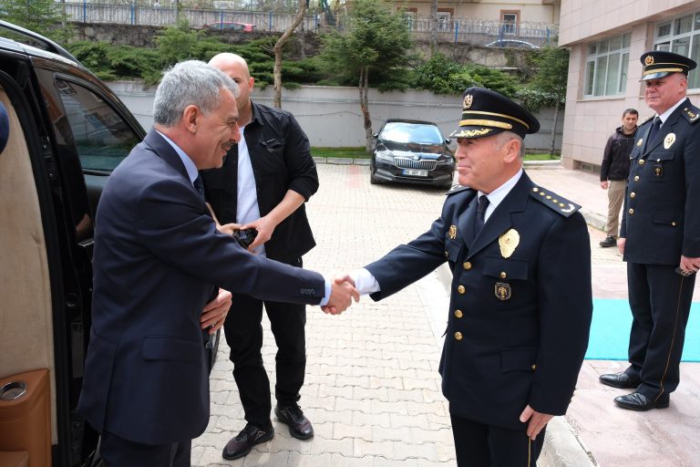 Vali Özkan’dan hayırlı olsun ziyaretleri