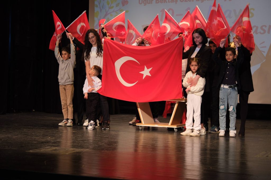 Özel öğrencilerden duygusal gösteri