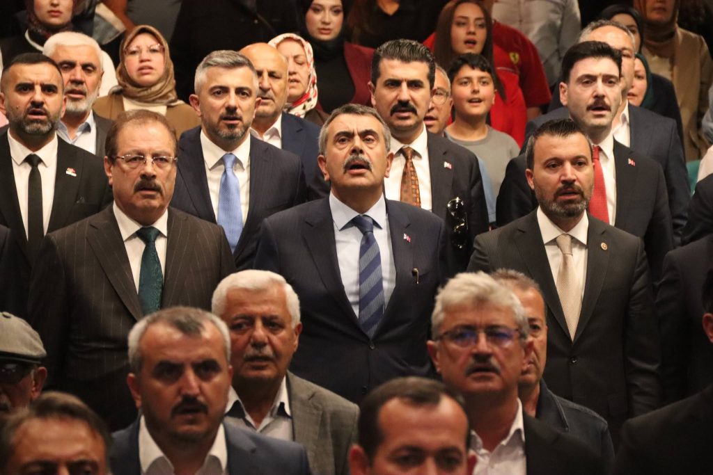 Bakan Tekin Yozgat’ta teşkilatla buluştu