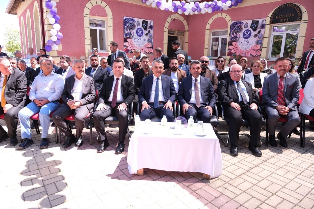 Vali Özkan: Kadın emeği kalkınmanın temelidir