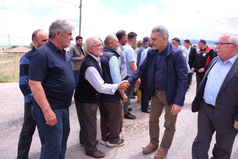 Vali Özkan “Devletimiz tüm imkanlarıyla sahada”