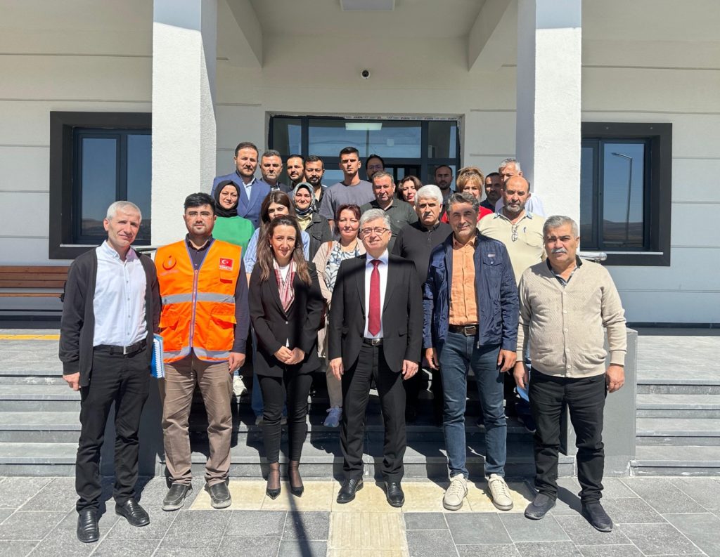Karaarslan’dan ilçelerdeki çalışmalara yakından takip