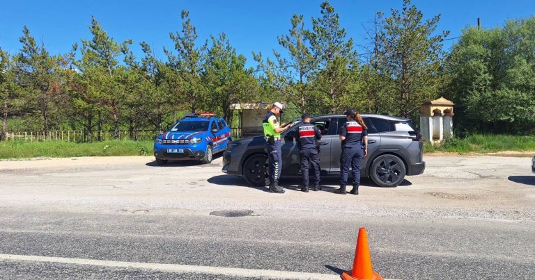 Aranan şahıslar yakalandı