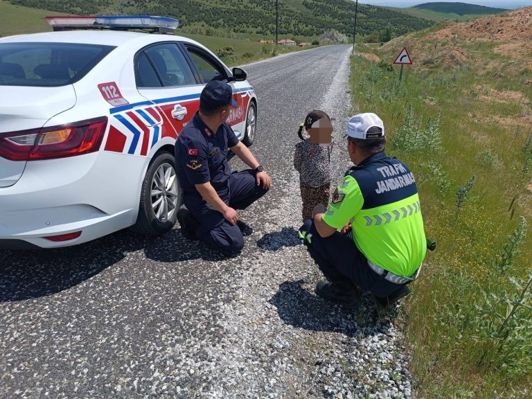 Kayıp çocuk ailesine teslim edildi