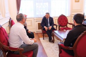  Vatandaşa kapısını değil, gönlünü açıyor