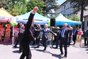 Hastalar ve aileleri moral buldu