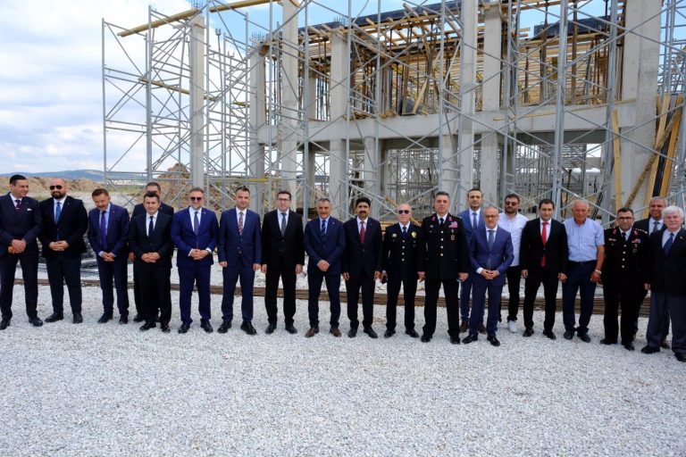 Ceza infaz kurumundaki cami inşaatı yükseliyor