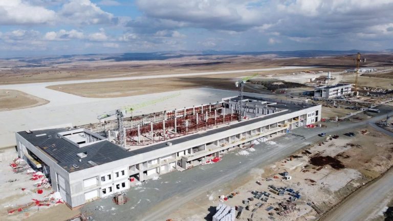 Havalimanı’nda çalışmalar hız kesmeden devam ediyor