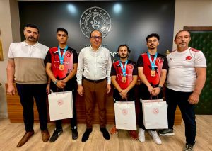 Şampiyon Sporculardan Hopur’a ziyaret