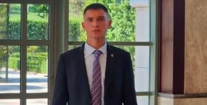 Sezer AK Parti Gençlik Kolları Başkanlığından istifa etti