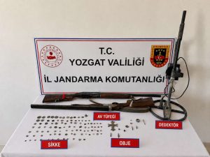 Çok sayıda sikke ve tarihi obje ele geçirildi