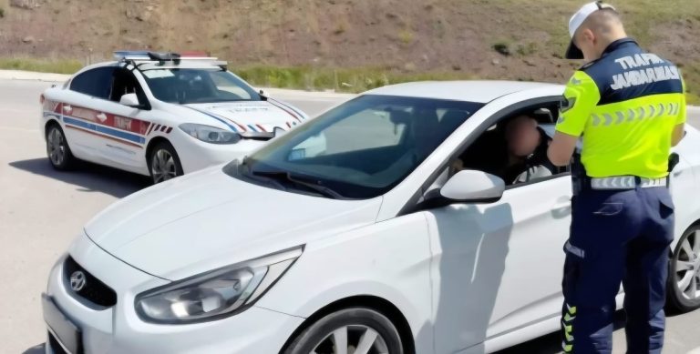 Ehliyeti geri alınan alkollü sürücüye 225 bin TL ceza