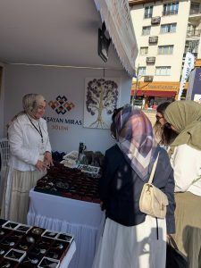 Aydıncık’ın sanatı Türkiye’ye tanıtıldı