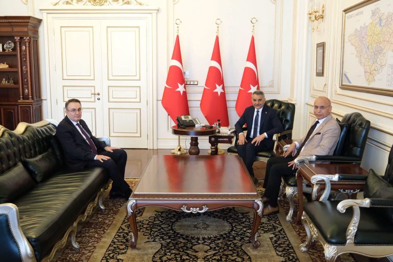 Yozgatlı isimlerden Vali Özkan’a ziyaret
