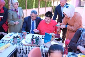 Vali Özkan’dan özel çocuklara moral
