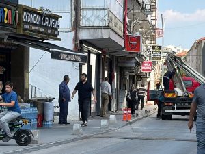 Tabelalar sökülüyor, cepheler değişiyor