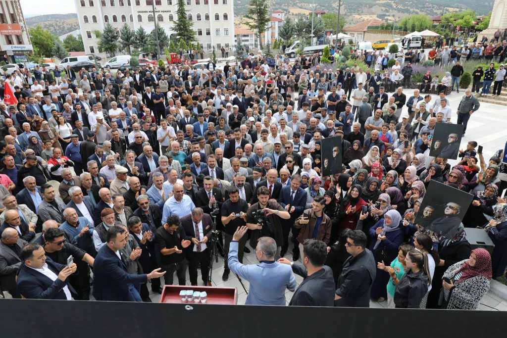 Çekerek’te Fuat Oktay rüzgarı esti