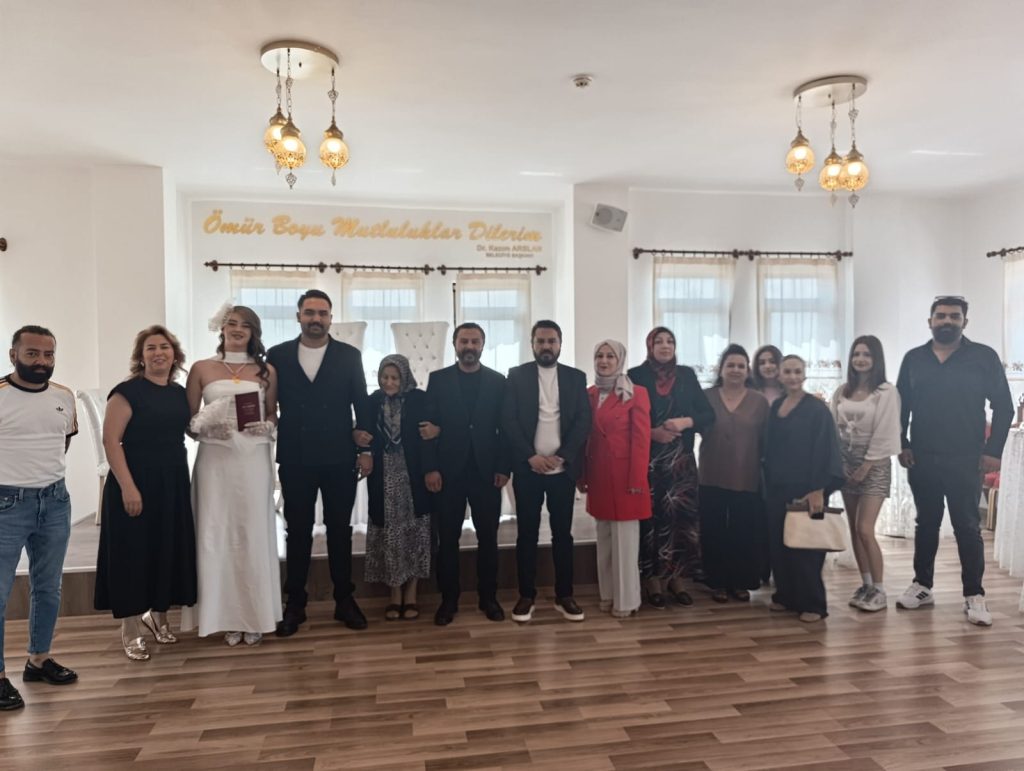 Tinel ailesinin mutlu günü