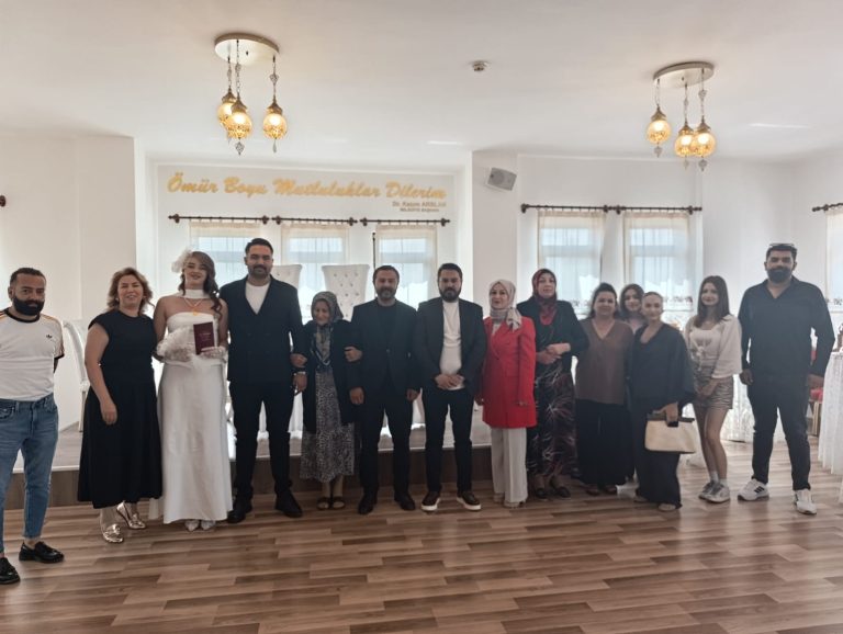 Tinel ailesinin mutlu günü